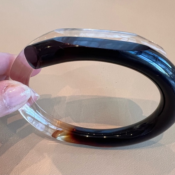 Designer Hand Made in UK Acrylic Bracelet. - Picture 7 of 8